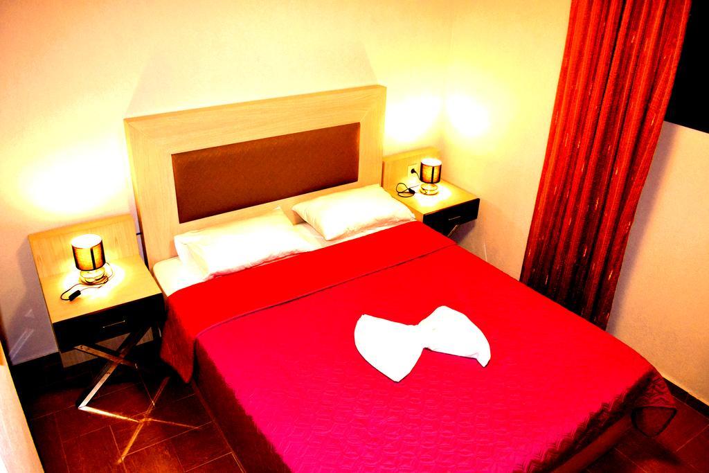 Αmalia Lux Villas Nea Vrasna Room photo